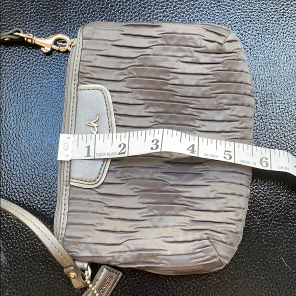 Coach wristlet - Picture 7 of 7